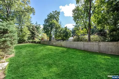 1 Stratford Court Demarest NJ 07627