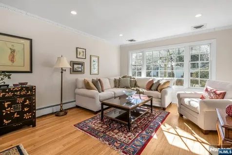 1 Stratford Court Demarest NJ 07627