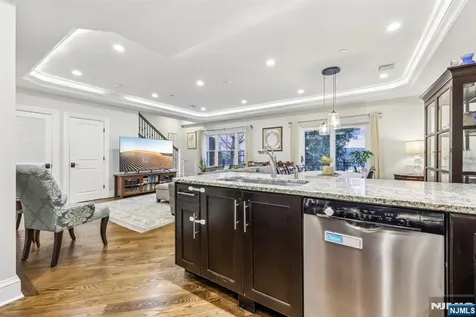 21 Marquis Court Edgewater NJ 07020