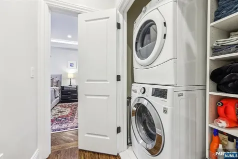 21 Marquis Court Edgewater NJ 07020