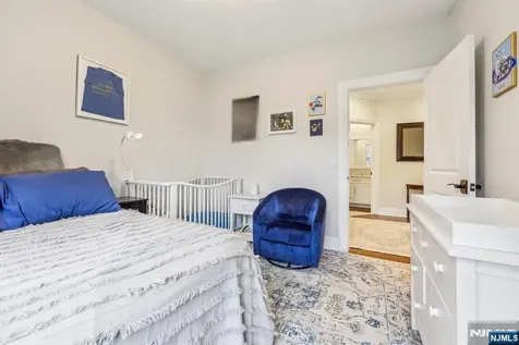 21 Marquis Court Edgewater NJ 07020