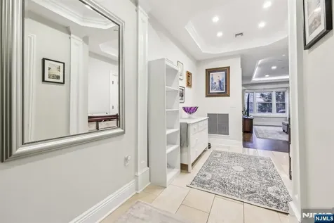 21 Marquis Court Edgewater NJ 07020