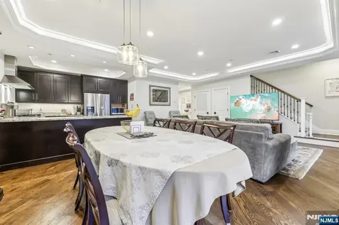 21 Marquis Court Edgewater NJ 07020