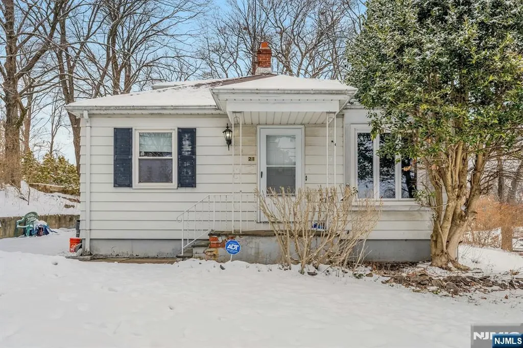 21 Fairview Avenue Hawthorne NJ 07506