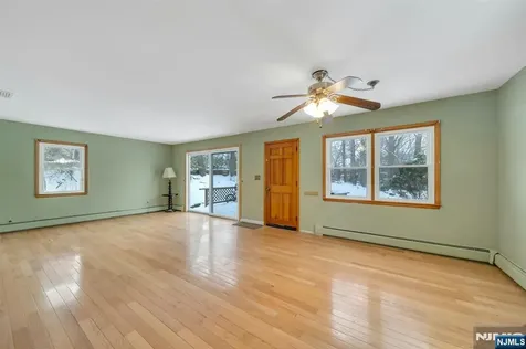 21 Fairview Avenue Hawthorne NJ 07506