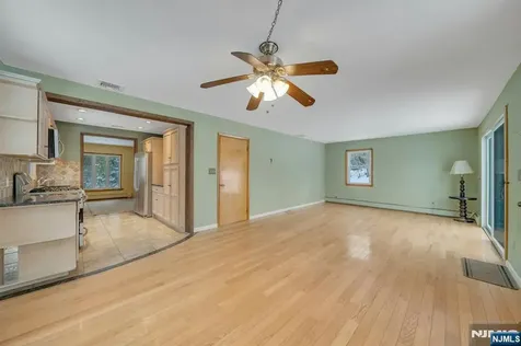 21 Fairview Avenue Hawthorne NJ 07506