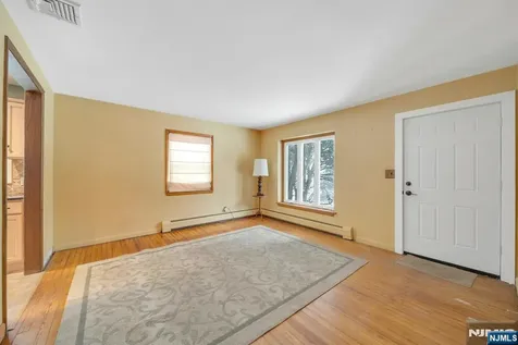 21 Fairview Avenue Hawthorne NJ 07506