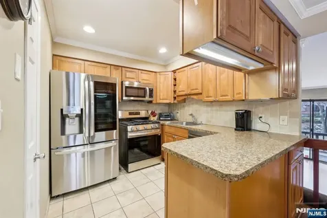 251 Sunset Key Secaucus NJ 07094
