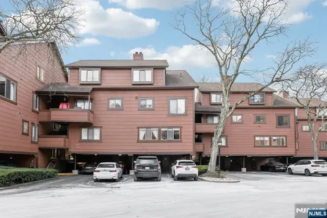 251 Sunset Key Secaucus NJ 07094