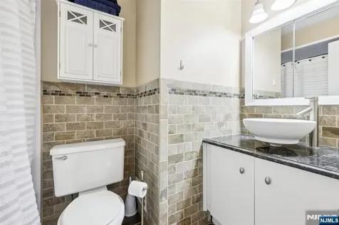 251 Sunset Key Secaucus NJ 07094