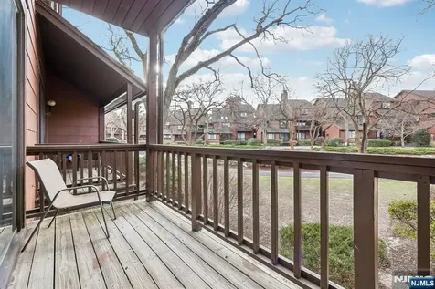 251 Sunset Key Secaucus NJ 07094
