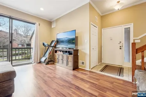 251 Sunset Key Secaucus NJ 07094