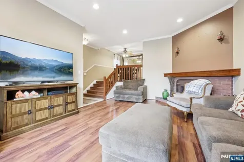 251 Sunset Key Secaucus NJ 07094