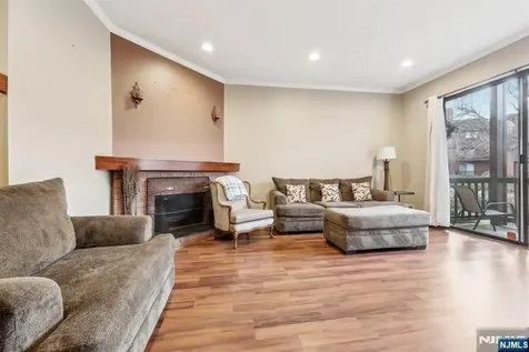 251 Sunset Key Secaucus NJ 07094