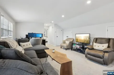 114 Blauvelt Avenue Ho-ho-kus NJ 07423
