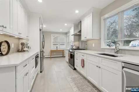 114 Blauvelt Avenue Ho-ho-kus NJ 07423