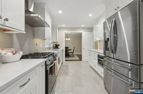 114 Blauvelt Avenue Ho-ho-kus NJ 07423