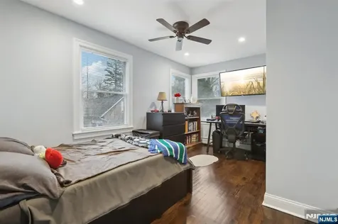 114 Blauvelt Avenue Ho-ho-kus NJ 07423