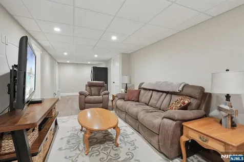 114 Blauvelt Avenue Ho-ho-kus NJ 07423