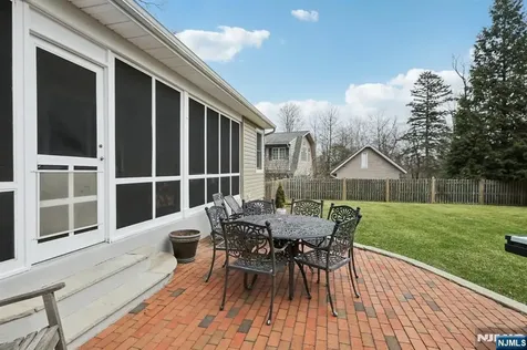 114 Blauvelt Avenue Ho-ho-kus NJ 07423