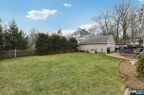 114 Blauvelt Avenue Ho-ho-kus NJ 07423