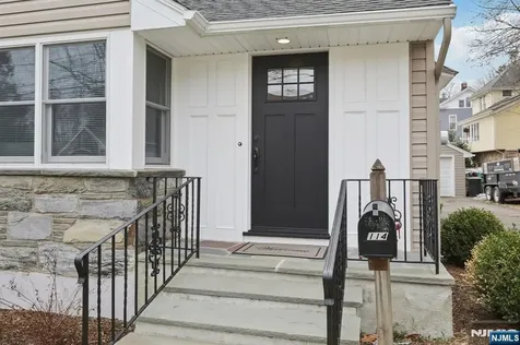 114 Blauvelt Avenue Ho-ho-kus NJ 07423