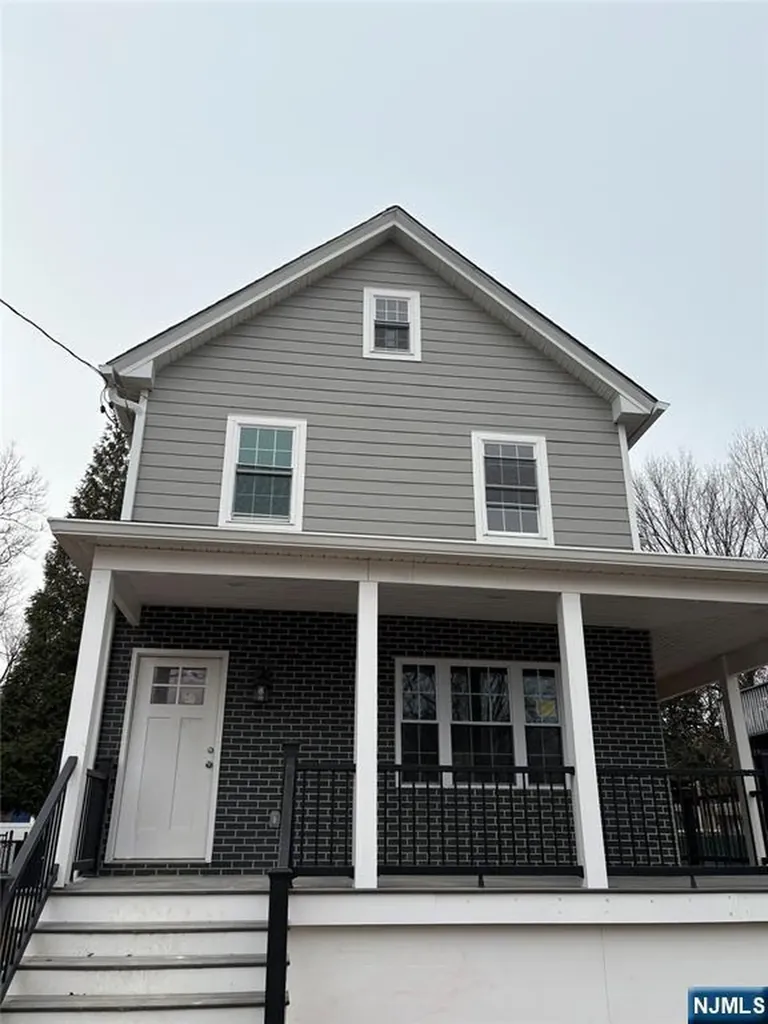 8 Meeker Avenue Edison NJ 08817