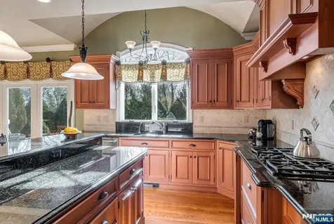 2 Woodbury Lane Mahwah NJ 07430