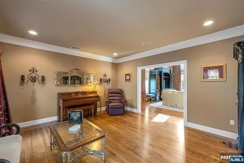 2 Woodbury Lane Mahwah NJ 07430