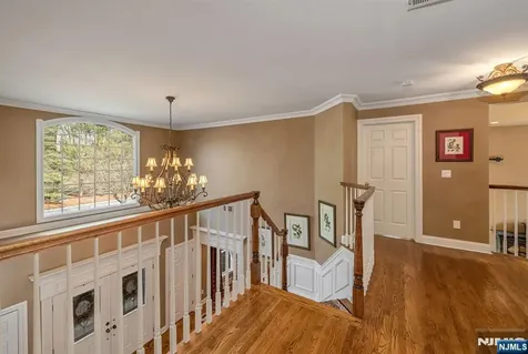 2 Woodbury Lane Mahwah NJ 07430