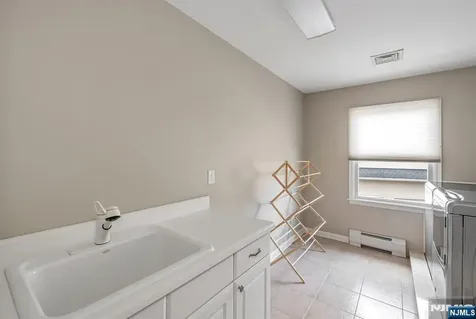 2 Woodbury Lane Mahwah NJ 07430