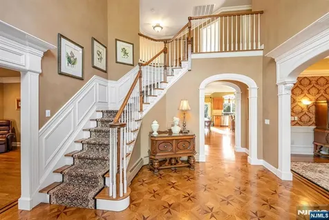 2 Woodbury Lane Mahwah NJ 07430