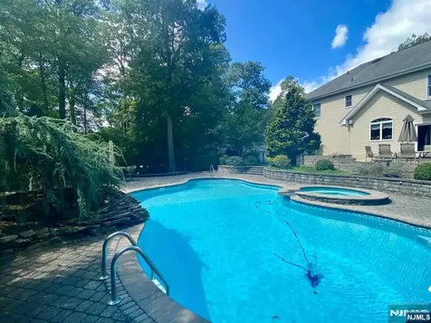 2 Woodbury Lane Mahwah NJ 07430