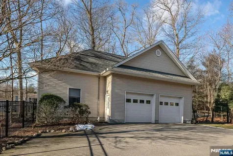 2 Woodbury Lane Mahwah NJ 07430