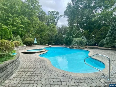 2 Woodbury Lane Mahwah NJ 07430