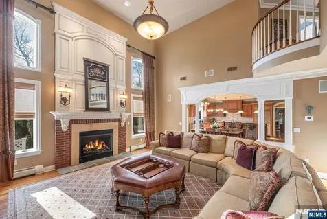 2 Woodbury Lane Mahwah NJ 07430