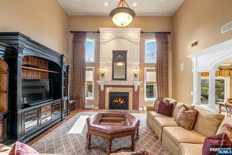 2 Woodbury Lane Mahwah NJ 07430