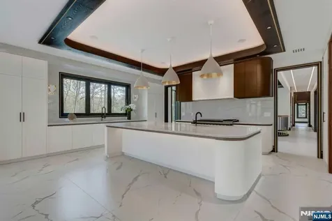675 Navaho Trail Drive Franklin Lakes NJ 07417