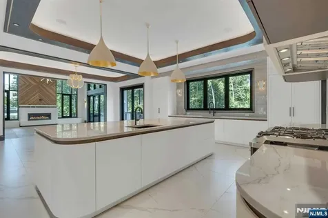 675 Navaho Trail Drive Franklin Lakes NJ 07417