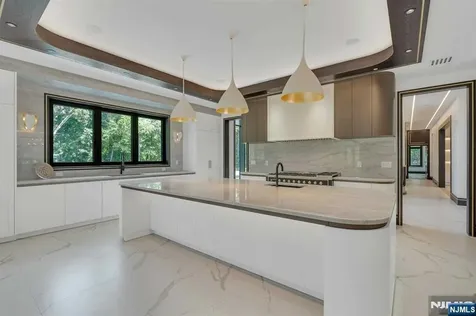 675 Navaho Trail Drive Franklin Lakes NJ 07417