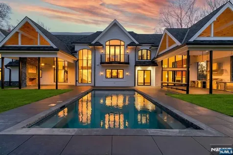 675 Navaho Trail Drive Franklin Lakes NJ 07417