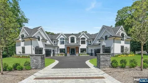 675 Navaho Trail Drive Franklin Lakes NJ 07417