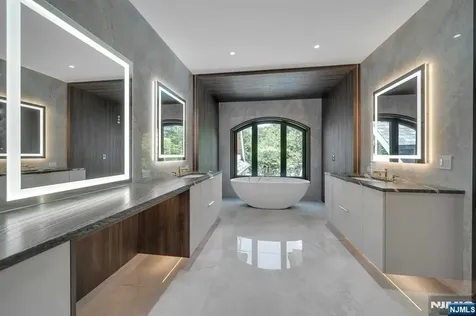 675 Navaho Trail Drive Franklin Lakes NJ 07417