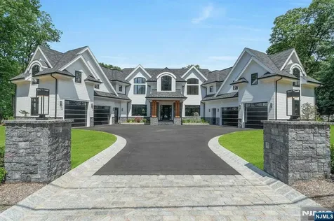 675 Navaho Trail Drive Franklin Lakes NJ 07417