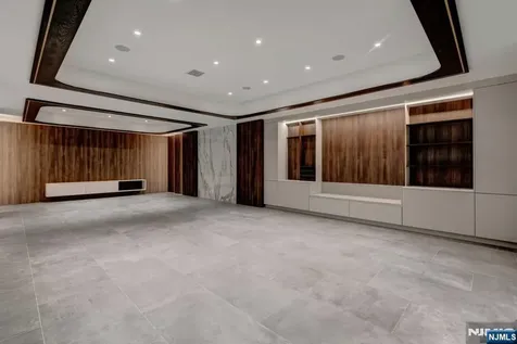 675 Navaho Trail Drive Franklin Lakes NJ 07417