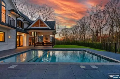 675 Navaho Trail Drive Franklin Lakes NJ 07417