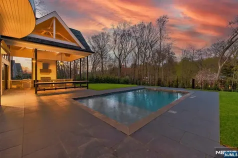 675 Navaho Trail Drive Franklin Lakes NJ 07417