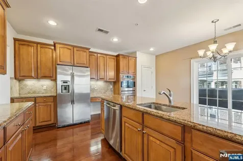 701 Four Seasons Lane Montvale NJ 07645
