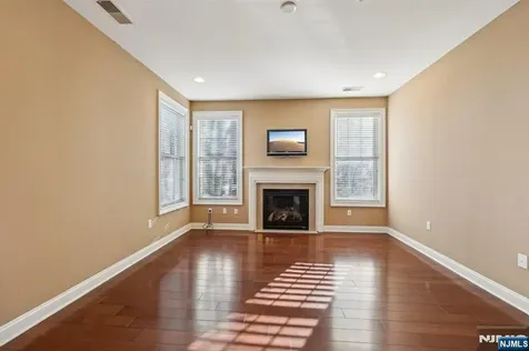 701 Four Seasons Lane Montvale NJ 07645