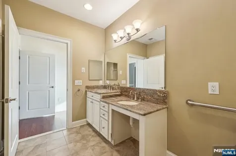 701 Four Seasons Lane Montvale NJ 07645